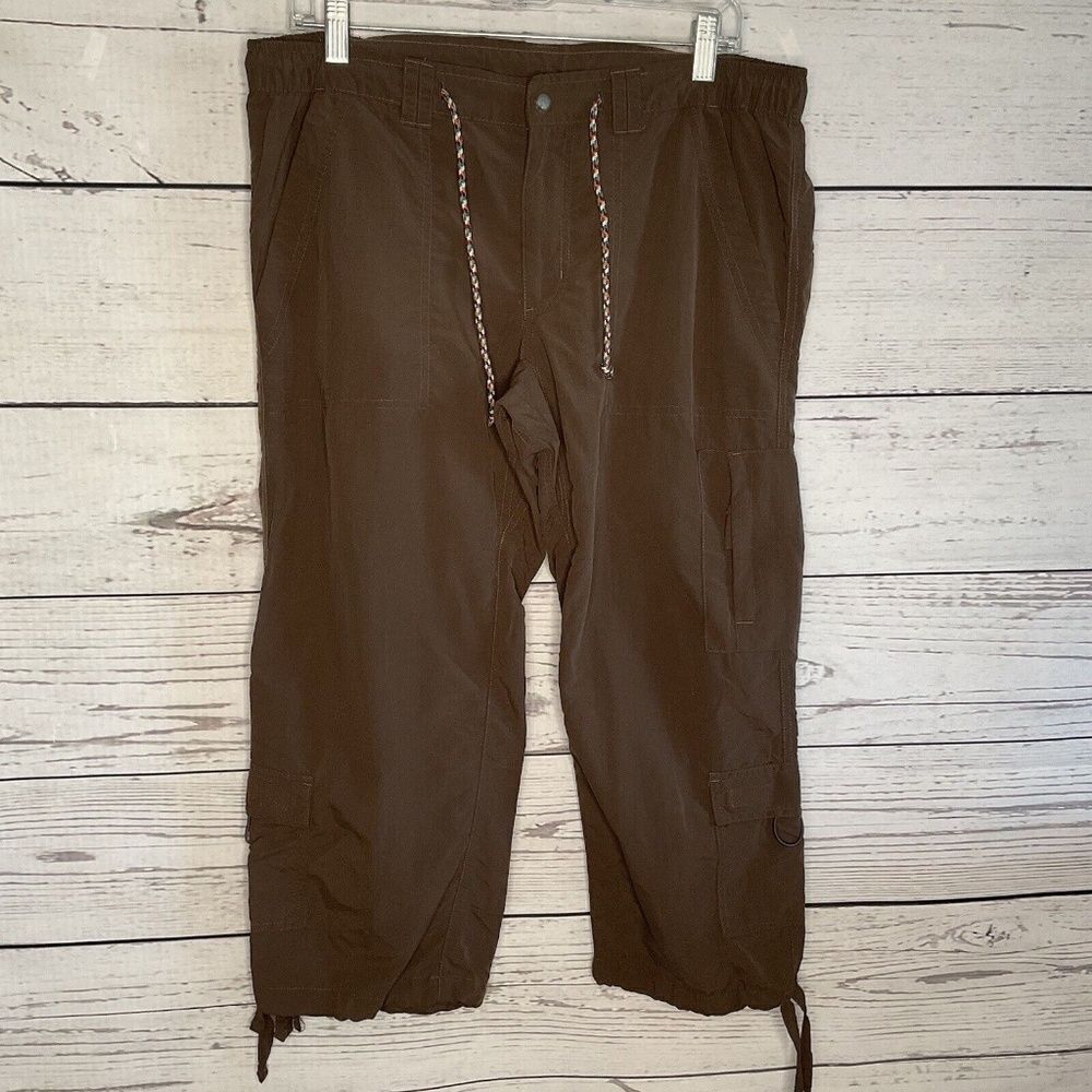 Athleta World Wide Sportsman Womens Brown Nylon Pockets Hiking Capris Pants 10